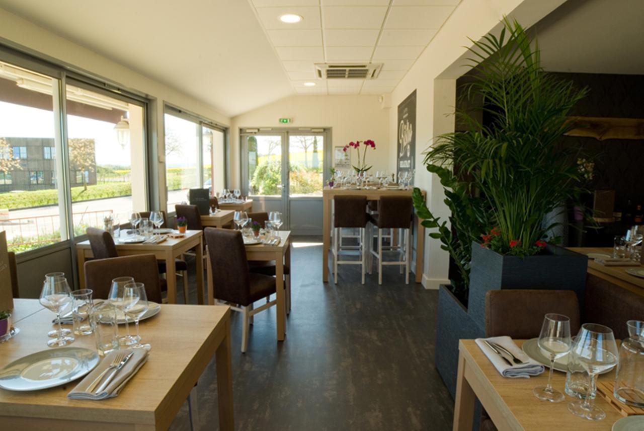 Logis Hotel Restaurant De La Madeleine Commercy Dış mekan fotoğraf