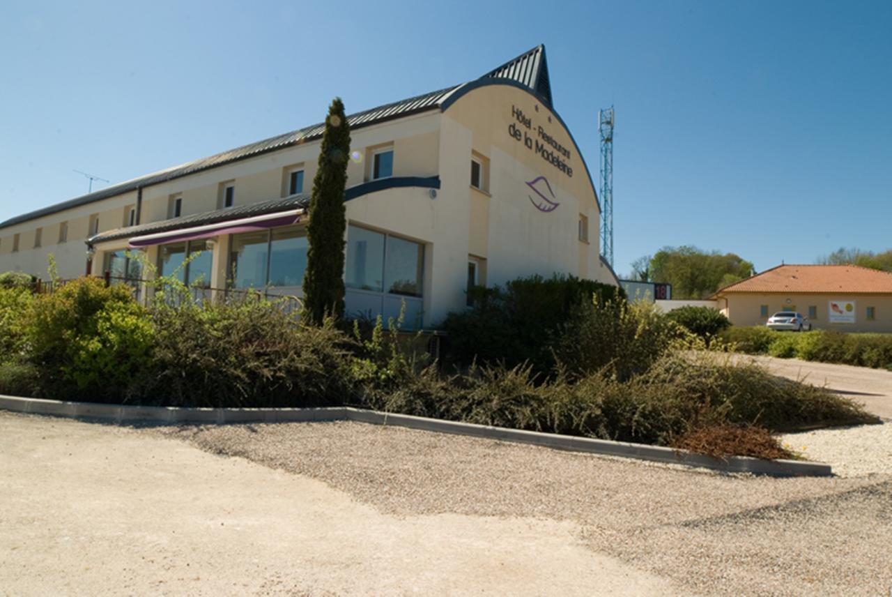 Logis Hotel Restaurant De La Madeleine Commercy Dış mekan fotoğraf