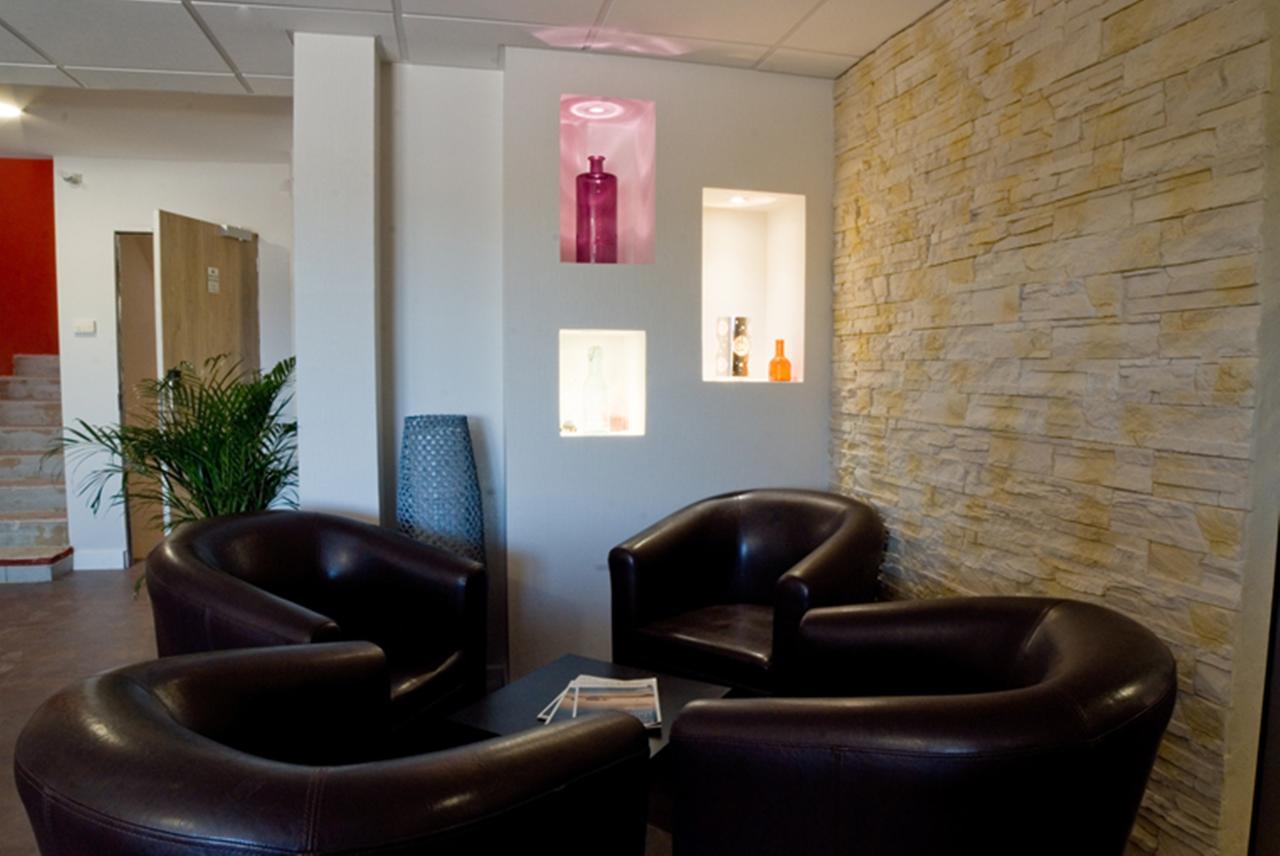 Logis Hotel Restaurant De La Madeleine Commercy Dış mekan fotoğraf